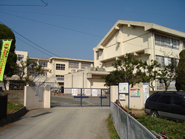 Primary school. 717m to Fukuoka Municipal Wajiro elementary school (elementary school)