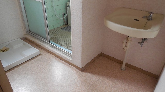 Other room space. Washroom