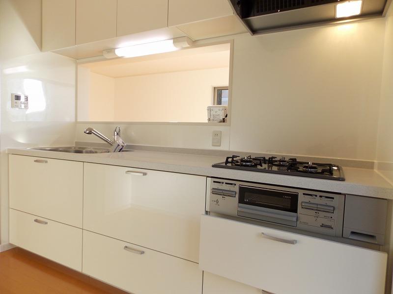 Same specifications photo (kitchen). System kitchen (^_^) / A height of approximately 85 centimeters, Width is located about 255 centimeters (^_^) / ~ Is a water purifier with faucet standard (^_^) / ~ From the wife's point of view, Living dining overlooking (^_^) /