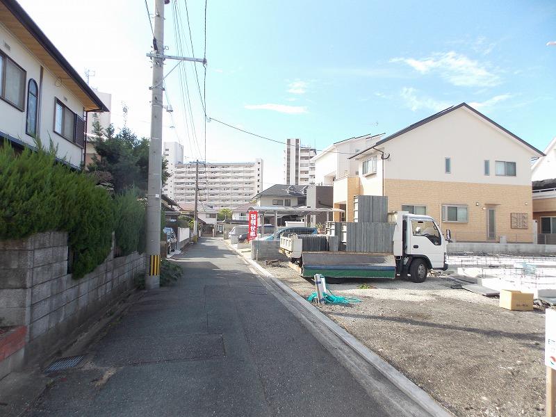 Local photos, including front road. It is the local front road! !