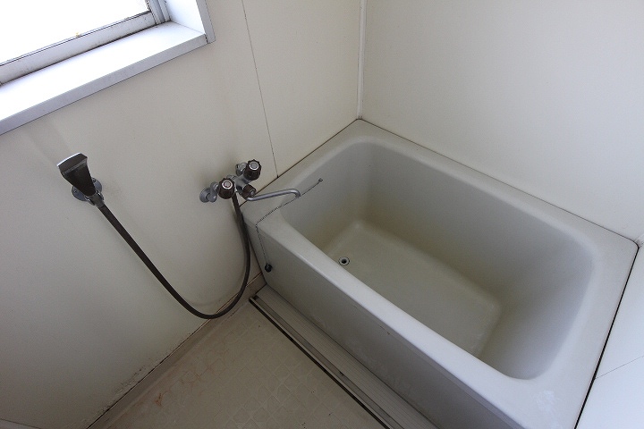 Bath. Bus (isomorphic type)