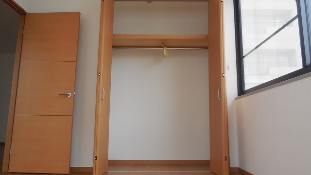 Other room space. closet