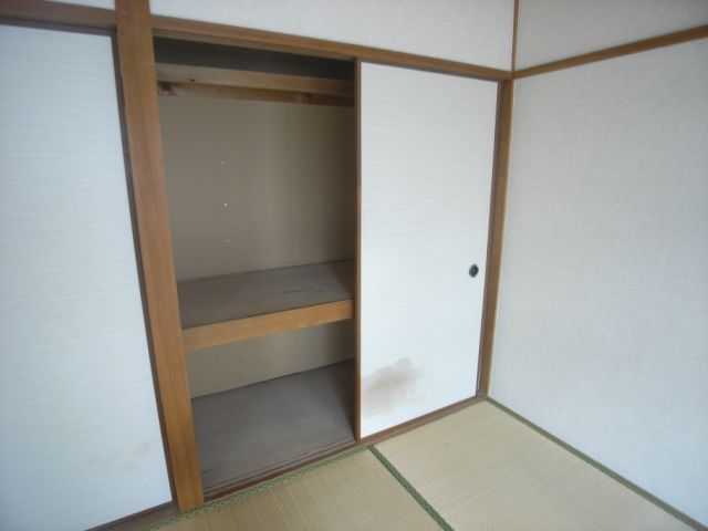 Receipt. ※ Photograph is of a different type of room