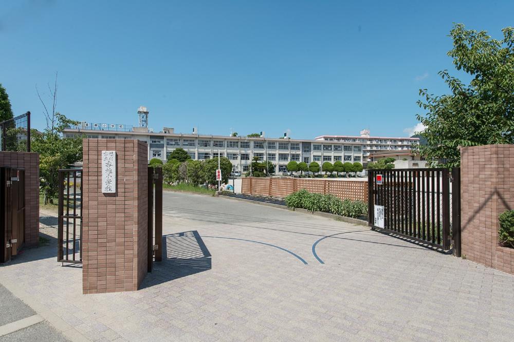 Primary school. 240m to Fukuoka Municipal Kashii Elementary School