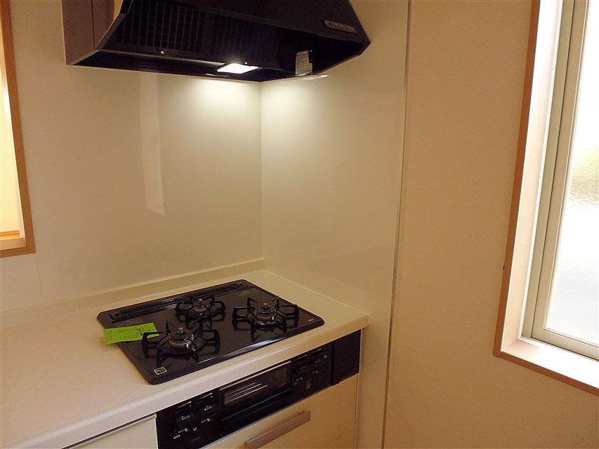 Kitchen. Three-necked gas stove