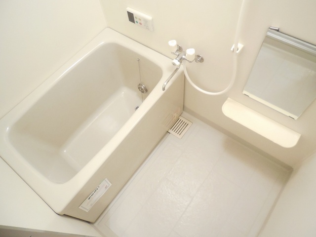 Bath. A clean bathroom