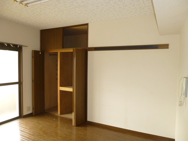 Other room space. Spacious