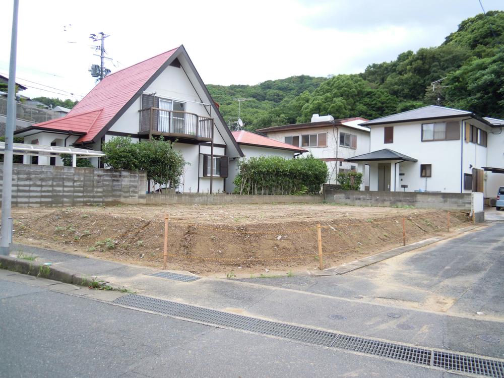 Local photos, including front road. Is a corner lot.