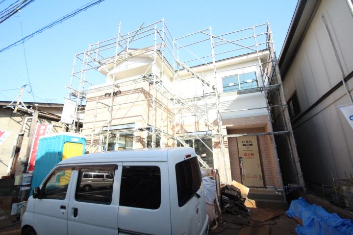 Local appearance photo. Local (12 May 2013) Shooting