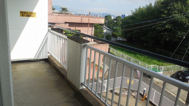 Other room space. Laundry, Jose you a lot