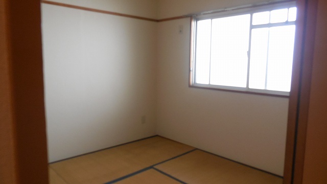 Living and room. You can passive practice