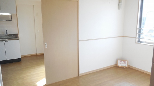 Other room space. All flooring