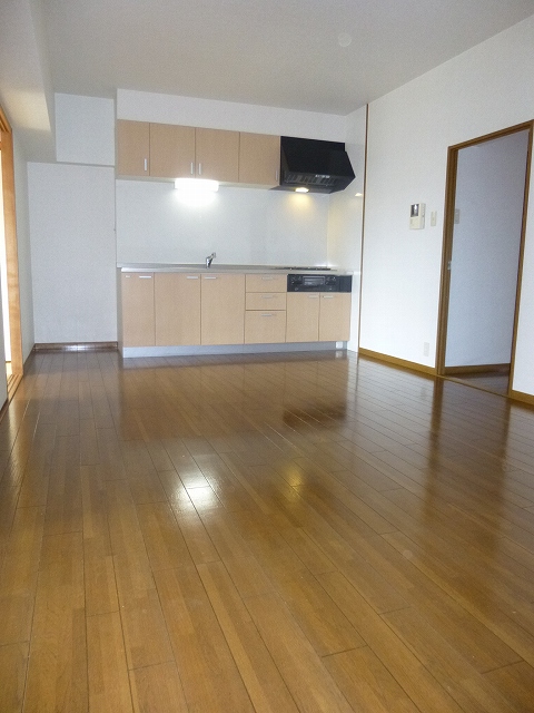 Living and room. 14 Pledge of LDK