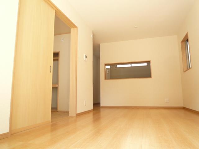 Same specifications photos (living). ■ Construction example photo ■