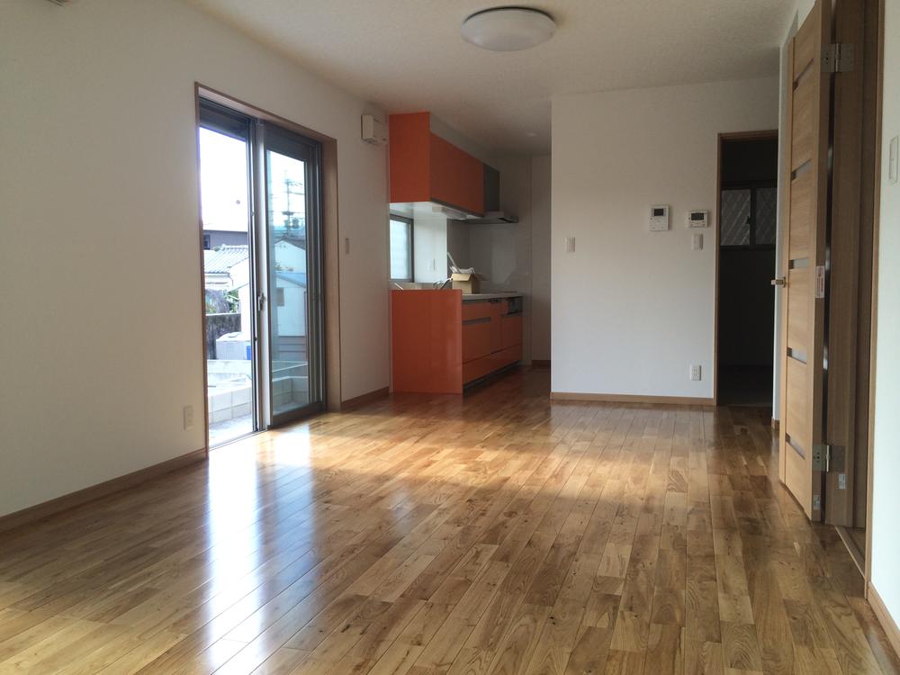 Living. Indoor (12 May 2013) Shooting