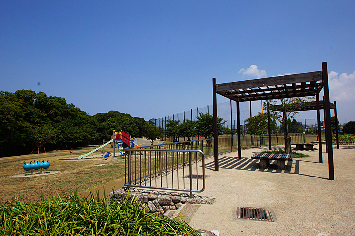 park. 650m to the southwest of Mori lakeside park (park)