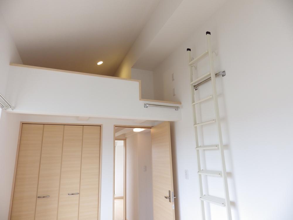 Non-living room. Same specifications Western-style