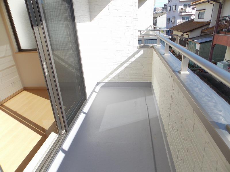 Balcony. width ・ Since the depth both wide, The dried laundry or your bedding is sufficient (^ _ ^) v The wife is happy space (^_^) /  ◆ It becomes the same specification photo ◆