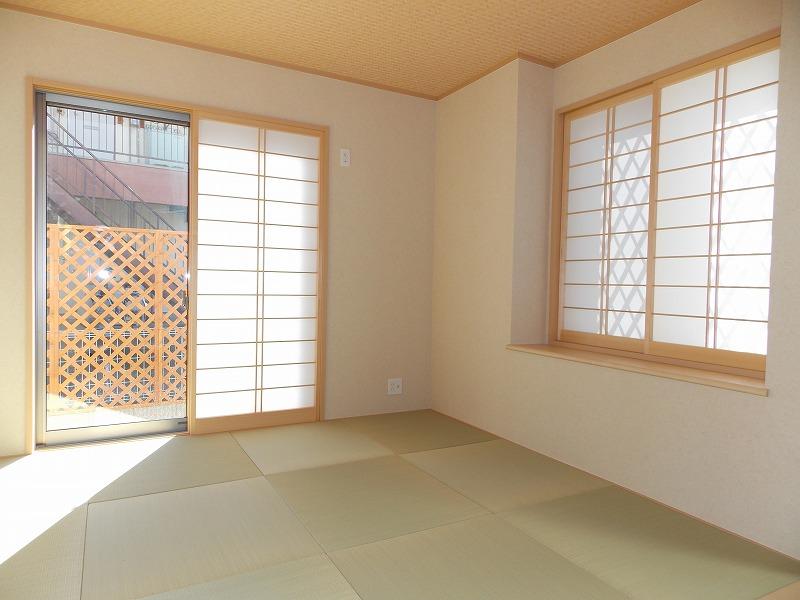 Same specifications photos (Other introspection). Is a Japanese-style room Bright, two-sided lighting, Very spacious feel you'll (^_^) /