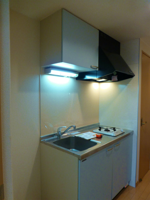 Kitchen. Key 1 lot gas stoves comes with!