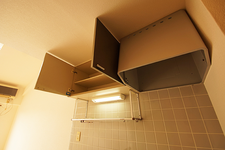 Kitchen. Cupboard ・ Exhaust Fan