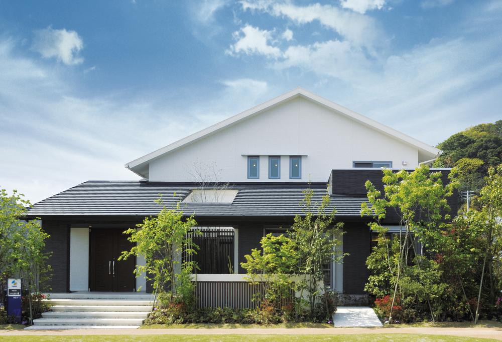 Guests visit the actual building of Toho home hit Marina housing exhibition hall! !