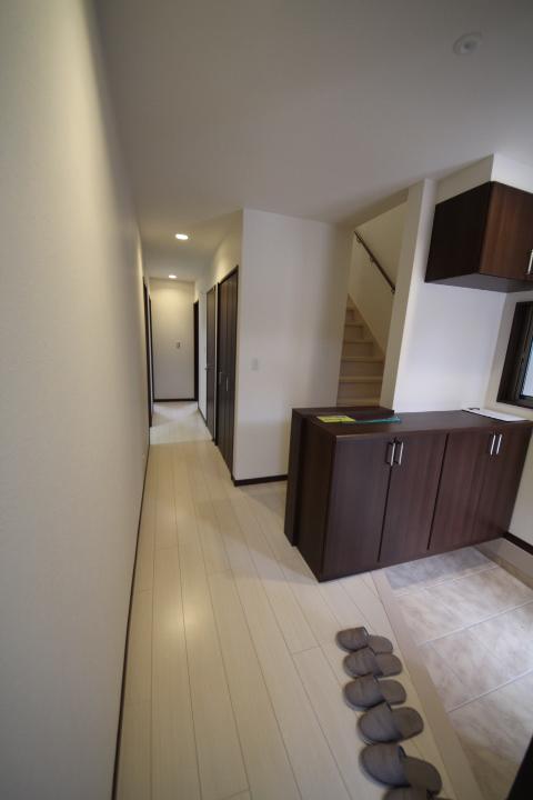 Entrance. Local (12 May 2013) Shooting