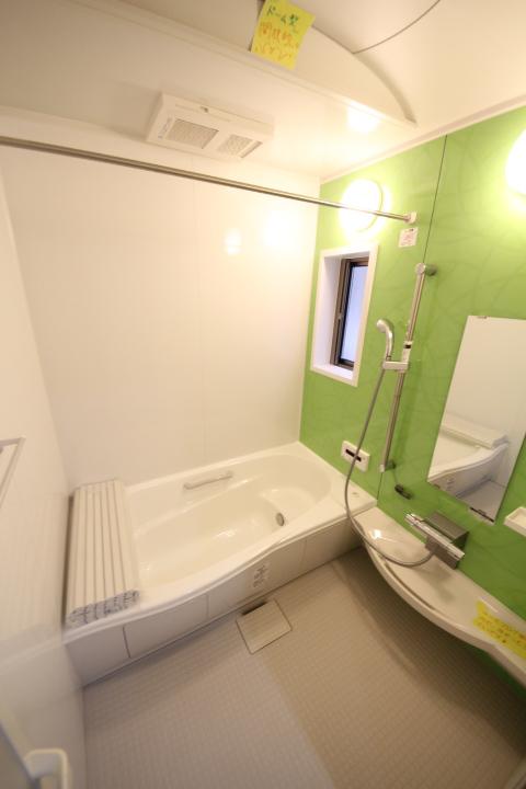 Bathroom. Local (12 May 2013) Shooting