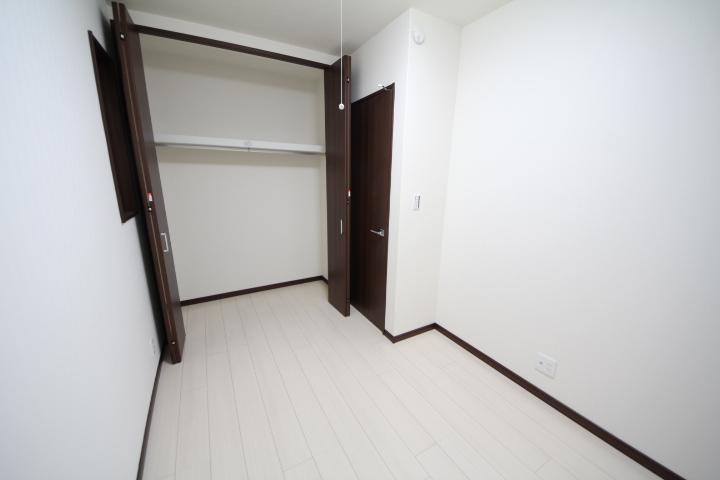 Non-living room. Local (12 May 2013) Shooting