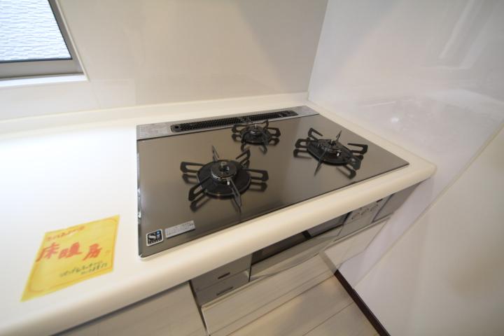 Kitchen. Local (12 May 2013) Shooting