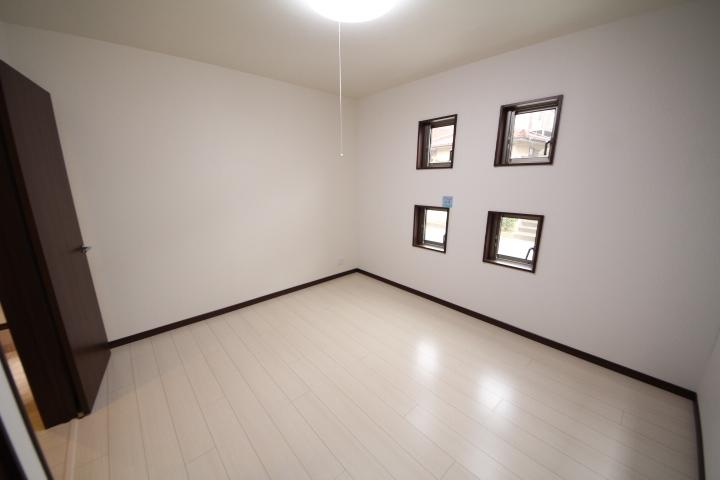 Non-living room. Local (12 May 2013) Shooting