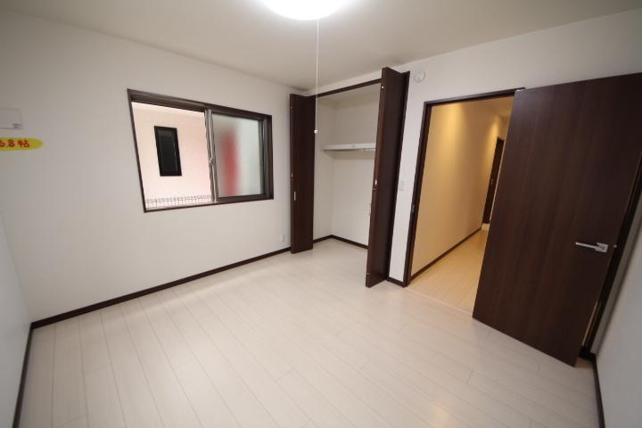 Non-living room. Local (12 May 2013) Shooting