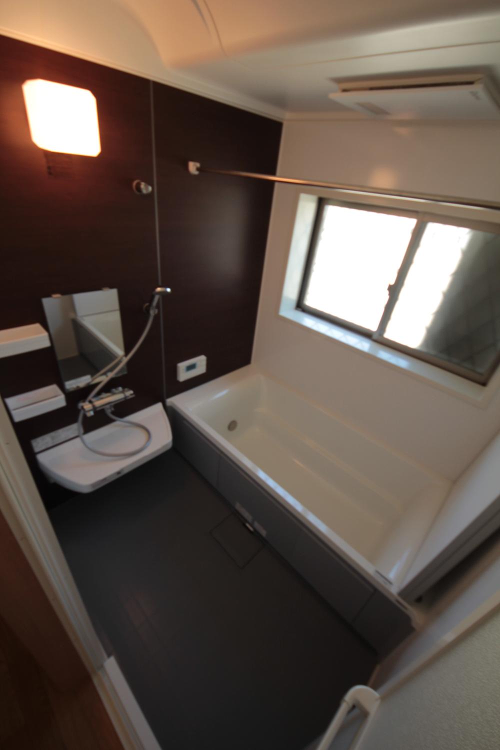 Bathroom. Local (September 2013) Shooting