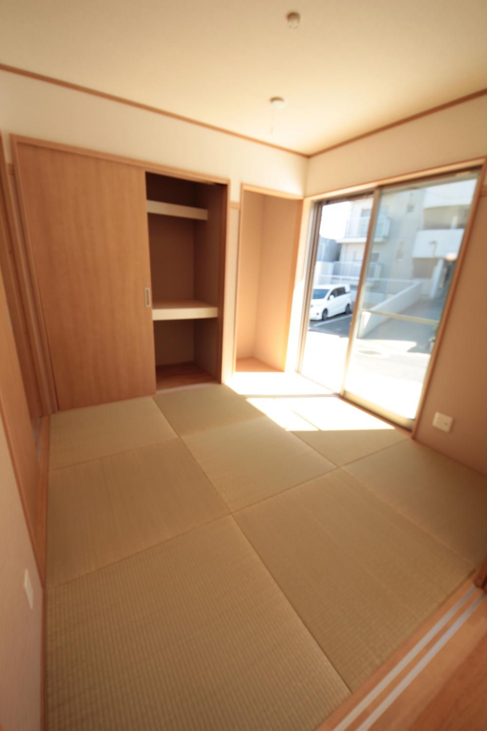 Non-living room. Local (September 2013) Shooting