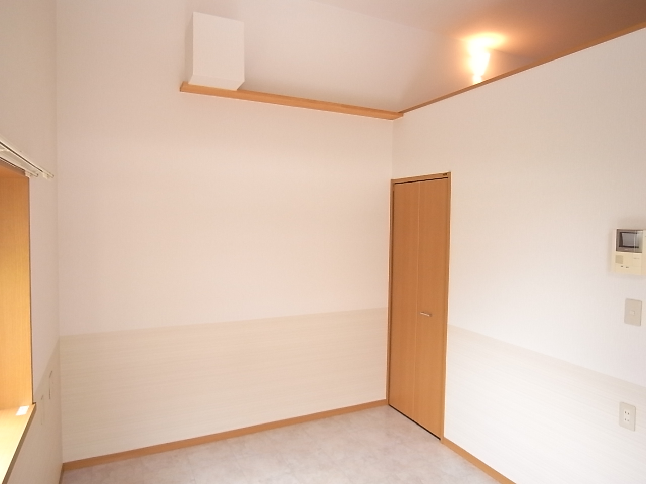 Living and room. There on the. . .