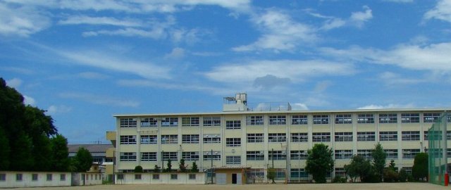 Junior high school. Nagao 310m until junior high school (junior high school)