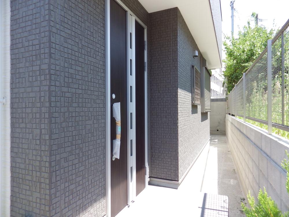 Entrance. Local (August 2013) Shooting