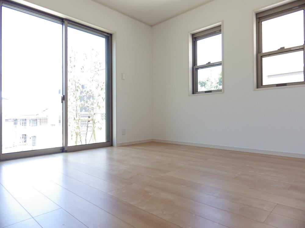 Living. The living is very bright and comfortable with a lot of small window.