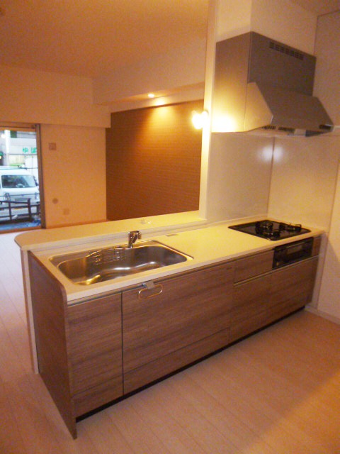 Kitchen. You TV is also seen in the face-to-face spacious system!