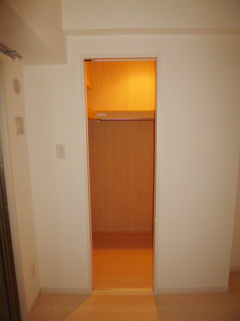 Receipt. Walk-in closet!