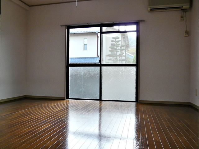 Living and room. Room 2