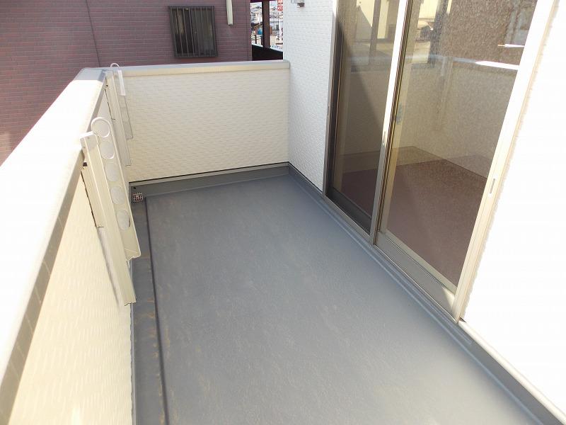 Balcony. width ・ Since the depth both wide, The dried laundry and futon is wide enough (^ _ ^) v The wife is happy space (^_^) /