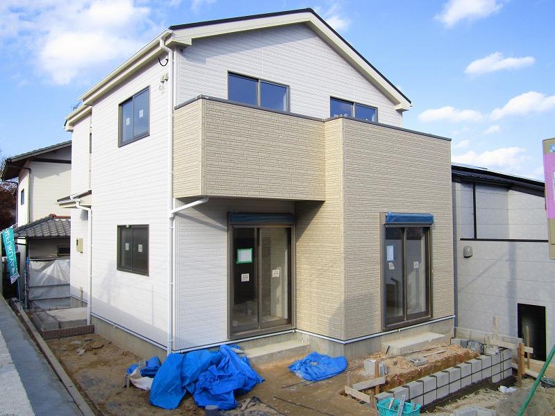 Local appearance photo. Local (12 May 2013) Shooting