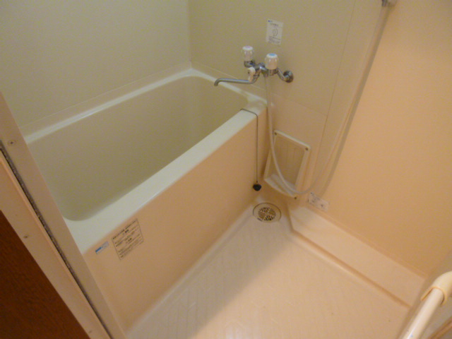 Bath. Bathing spacious! 