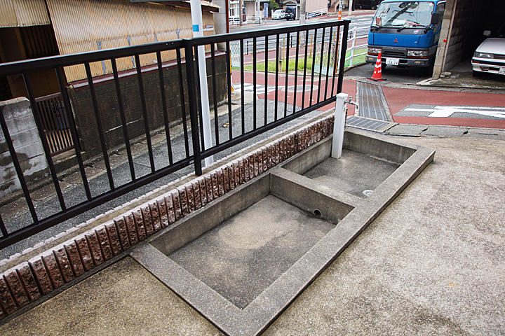 Other common areas. Pets for foot washing place