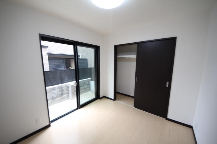 Non-living room. Local (12 May 2013) Shooting