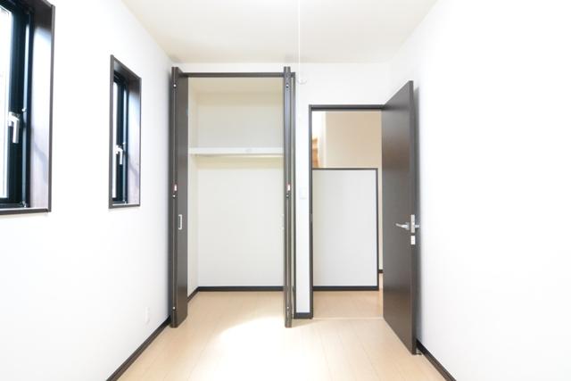 Non-living room. There is also a closet in the Western-style.