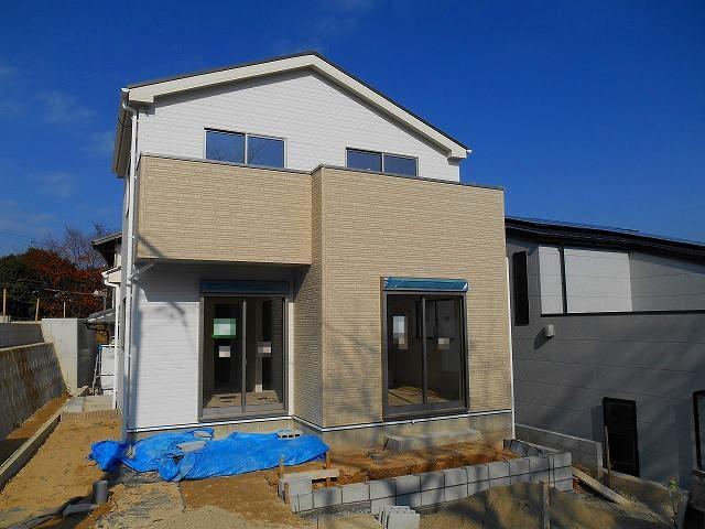 Local appearance photo. Local (12 May 2013) Shooting