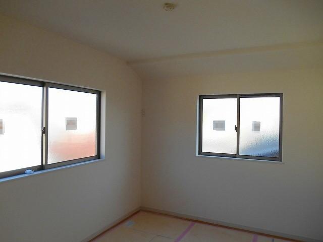 Non-living room. Indoor (12 May 2013) Shooting