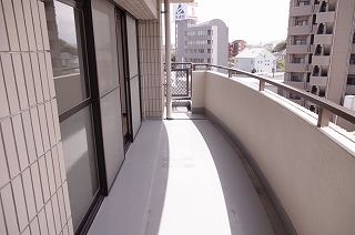 Balcony. Two-sided balcony